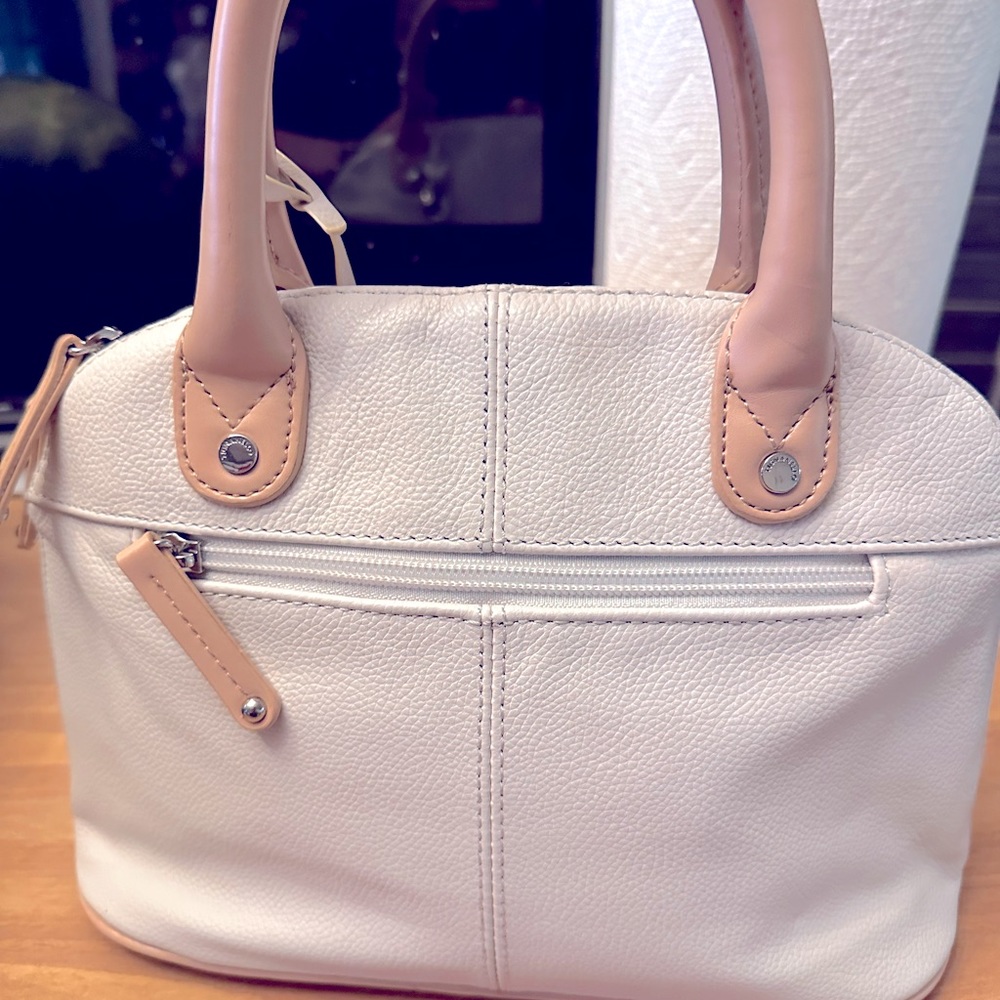 Genuine leather Tignanello satchel style purse. Great for the coming season!